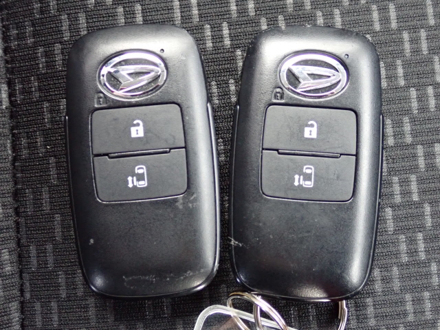 �X�}�[�g�L�[�����I�L�[���|�P�b�g��o�b�O�ɓ��ꂽ�܂܁A�h�A���b�N�̊J���E�{���E�G���W���n�����\�ł��B