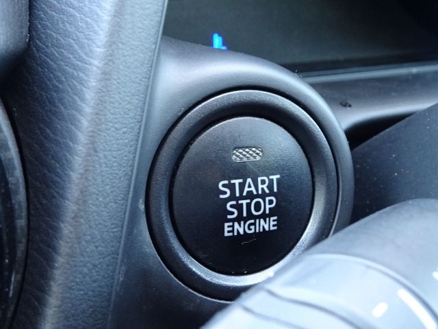 �L�[���X�v�b�V���X�^�[�g�V�X�e�����̗p���Ă���܂��I�{�^����ŃG���W���n�����\�Ȃ̂ŁA�L�[��T�����Ƃ��Ȃ��Ȃ�܂��ˁI