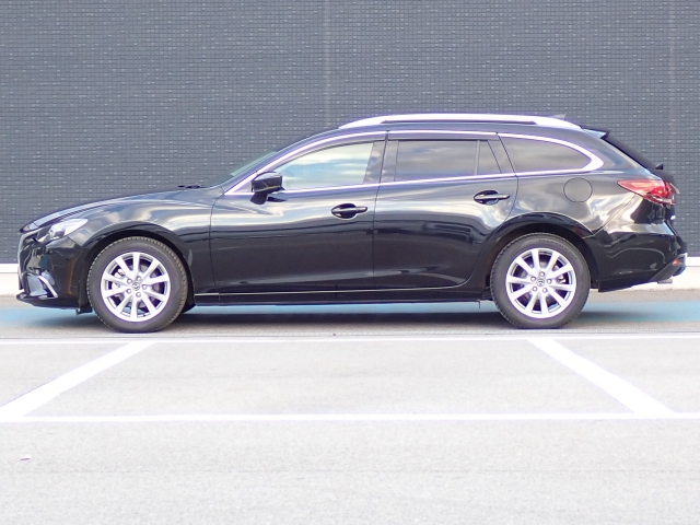 �I���b�N�X�F�蒆�ÎԂ͌��I�����㎿�Ȏ��q�݂̂����͂��v���܂��B�S�ԂɃv���̐E�l�ɂ��O�ꂵ�����O���̐��|�A�����グ�A�R�[�e�B���O�������{���Ă���܂��B