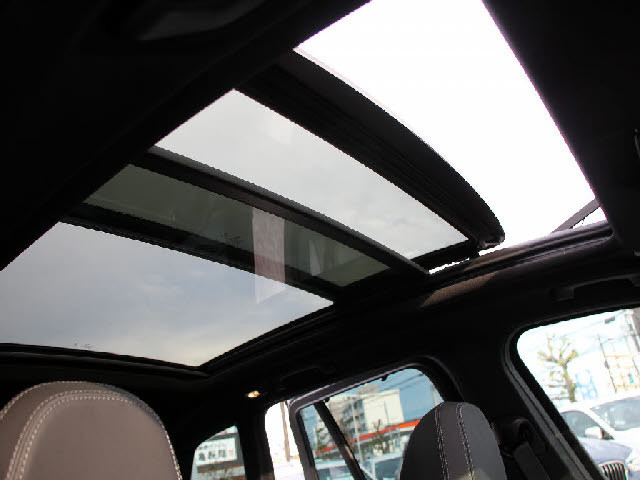 当社では全車充実の無料アフターサービス付です！全車無料２年保証＆年３回３年間エンジンオイル交換無料＆ポリマーメンテナンス施工＆関東圏外陸送納車費用無料サービス中。詳しくはホームページをご覧ください。