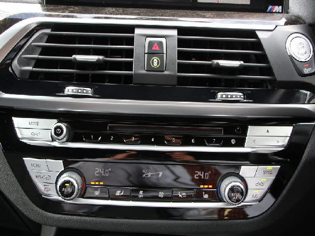 掲載以外の画像も当店ＨＰにて多数公開中です！ご来店が難しい方でも安心して購入していただけるよう細部まで掲載しております。専門店ならではの良質な中古車のみを販売しております。