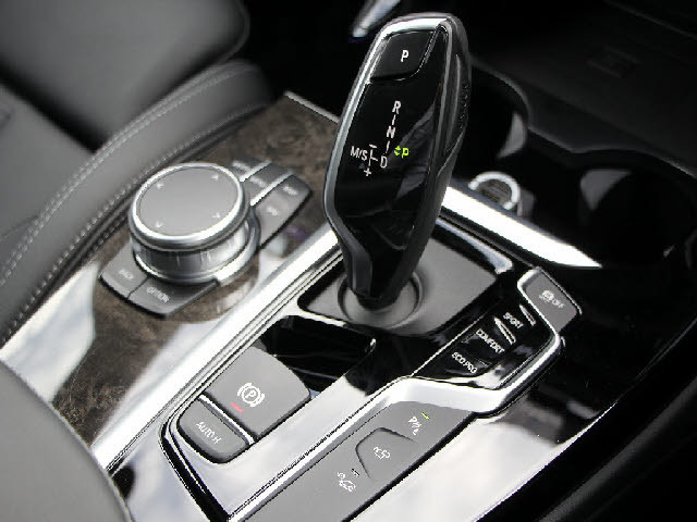 掲載以外の画像も当店ＨＰにて多数公開中です！ご来店が難しい方でも安心して購入していただけるよう細部まで掲載しております。専門店ならではの良質な中古車のみを販売しております。