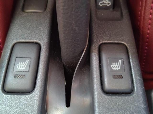 シートヒーターが運転席と助手席についております！