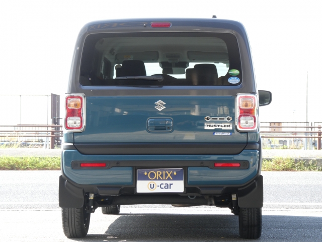 ワイパー付きで雨の日の視界も良好です♪