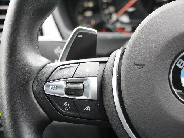 全車店頭にて展示中！お越し頂ければ現車確認が可能です。お気軽にお越しくださいませ。専門スタッフが細かくご説明させて頂きますので輸入車にご不安がある方でも安心です。