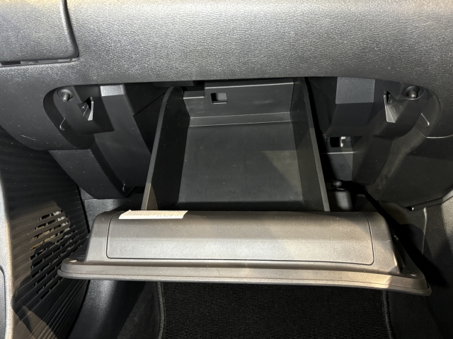 ��e�ʂ̃O���[�u�{�b�N�X��A��������Ȃǂ̎��[���[�����Ă��܂��B