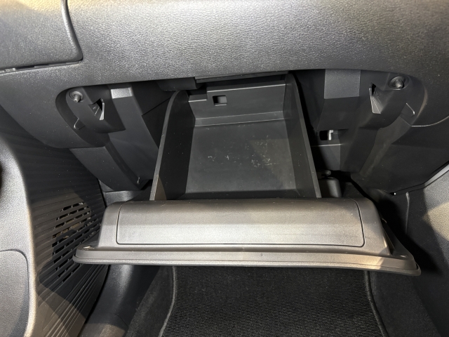 ��e�ʂ̃O���[�u�{�b�N�X��A��������Ȃǂ̎��[���[�����Ă��܂��B