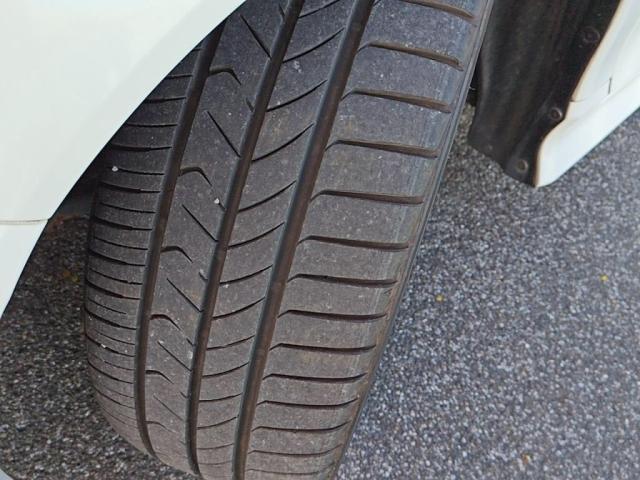 当社は、法定費用と車両外諸費用を含んだ総額表示店です。総額表示の金額を確認して下さい。総額には、整備代・税金含みます。