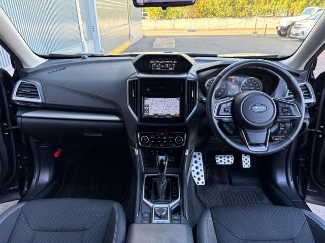 ������񔃎�E������s���Ă���܂��B����