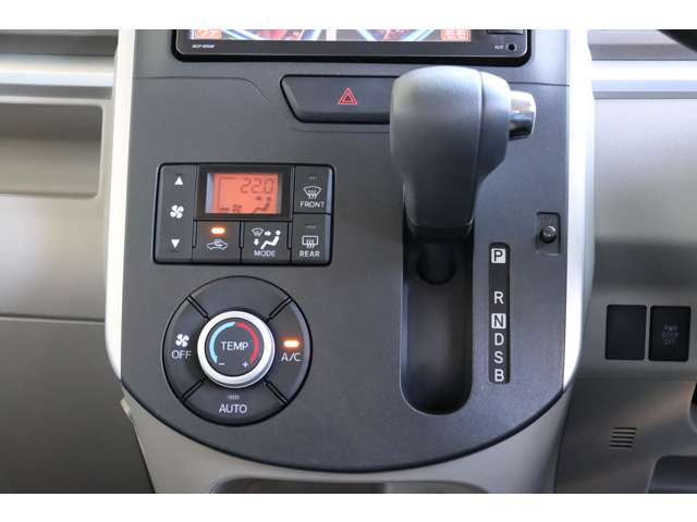 �I�[�g�G�A�R��