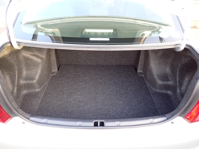 �ʏ펞�̃��P�b�W�X�y�[�X�ł��I�傫�ȊJ���ŉו��̏悹�~�낵���y�ɍs���܂��B