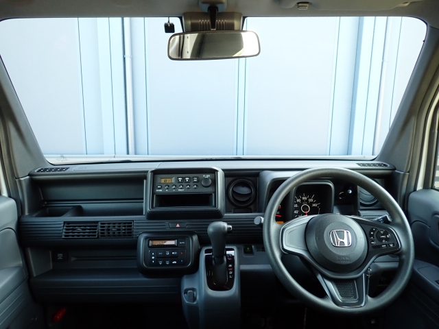 �C���p�l�摜�ɂȂ�܂��B�ԓ��͐��Ǝ҂ɂĎ����N���[�j���O�{�H�ς݂Ȃ̂ŁA��ϐ����ł��B