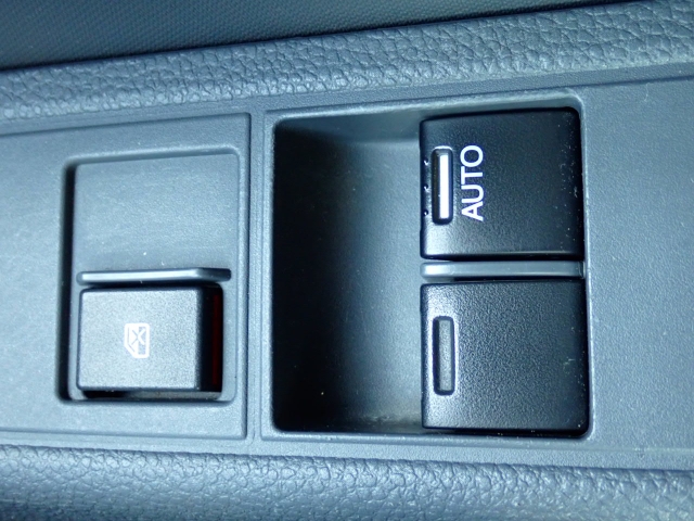 �O�Ȃ̑��̊J�͓d���ɂȂ�܂��̂ŁA�֗��ł���ˁB