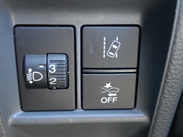 �Փˉ���y���u���[�L�A���s���ɑO���̎ԗ�����F�����A�Փ˂������Ȏ��͌x��ƃu���[�L�ŏՓˉ�����A�V�X�g�B�����S�Ƀh���C�u�����y���݂��������܂���