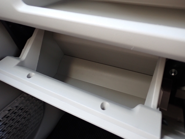 ����ȑO�ɂ͎Ԍ��ؓ��ꓙ���ވꎮ�����[�ł���O���[�u�{�b�N�X���������܂��B