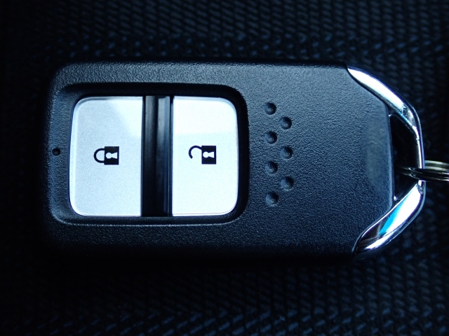 ���Ƃ��Ă��֗��ȃX�}�[�g�L�[�V�X�e���������g�т��邾���Ńh�A���̎{���E�J���E�G���W���n�����\�ȃX�}�[�g�L�[�V�X�e���ł��B