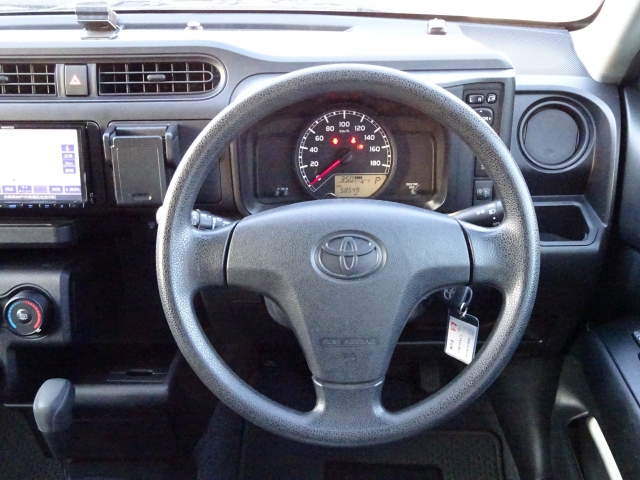 �I���b�N�X�F�蒆�ÎԂ͌��I�����㎿�Ȏ��q�݂̂����͂��v���܂��B�S�ԂɃv���̐E�l�ɂ��O�ꂵ�����O���̐��|�A�����グ�Ă���܂��B