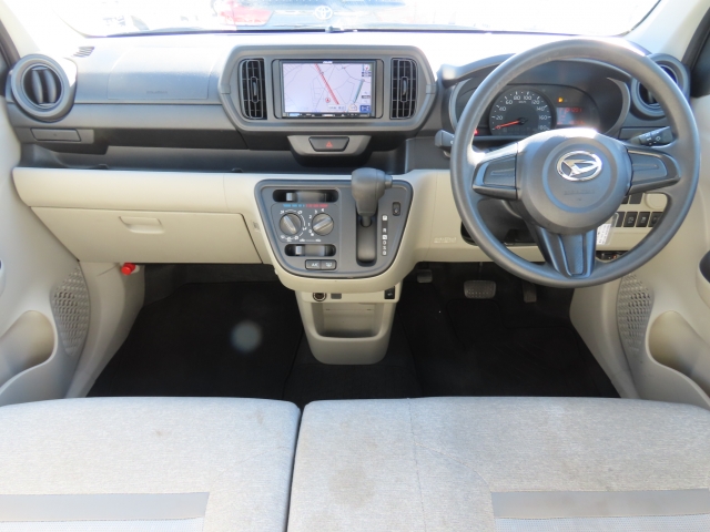 ���O���̐��|�E�K���X�n�{�f�B�R�[�e�B���O��CAR�N���[�j���O���Ǝ҂��{�H�������܂��̂ő�ϐ����B�I���b�N�X�����Ԃł݂͂Ȃ��܂ɉ��K�ȃh���C�u�����񑩁B