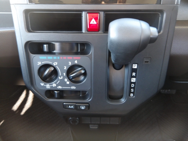 �I���b�N�X�t�|����������X�ւ̂��₢���킹�́A�s�d�k�F�O�Q�V�|�R�W�W�|�W�R�R�U�܂ł��C�y�ɂǂ����I�i�c�Ǝ��ԁF10���`�P�X���@���j��x�j