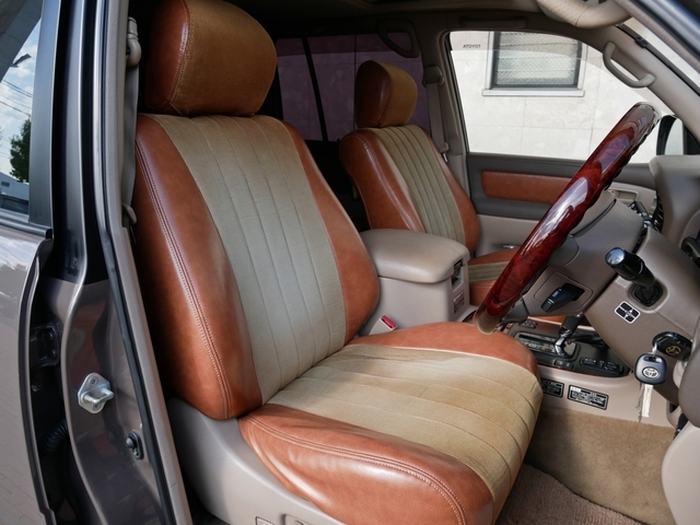 �����N��100�@�ۖڃt�F�C�X�@�N���V�b�N�X�^�C���̃����h�N���[�U�[100