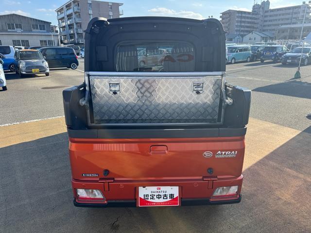 �����h�A�E�����N�H�[�^�[�E�o�b�N�h�A�E�B���h�E�ɃX���[�N�h�K���X���̗p