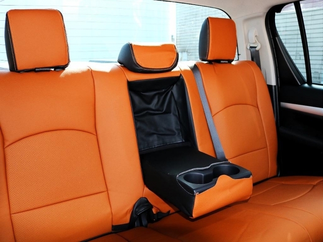 �Z�J���h�V�[�g�͌Œ�ł���