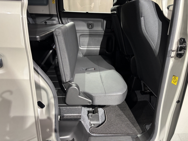 2��ڃV�[�g�����K�ȃX�y�[�X�ł��I�V�[�g�A�����W�����ʂŋ@�\�I�ł��I��~���ɂ��D��Ă��܂��̂Ő����x�������ɂȂ��ĉ������I�I���b�N�X�Ȃ�e���[�J�[�̎Ԏ�𑵂��Ă���܂��̂Ŕ�r�������ȒP�I