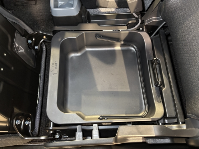 ��e�ʂ̃O���[�u�{�b�N�X��A��������Ȃǂ̎��[���[�����Ă��܂��B