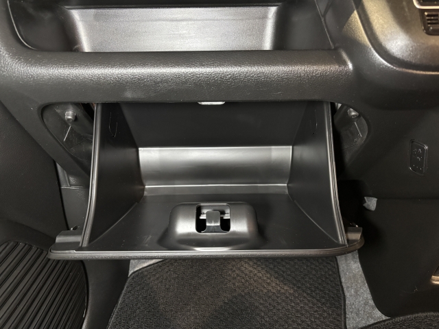 ��e�ʂ̃O���[�u�{�b�N�X��A��������Ȃǂ̎��[���[�����Ă��܂��B