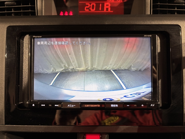 車庫入れや縦列駐車に威力を発揮するバックモニターを装備！！一度使うと手放せません！！
