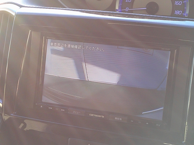 �o�b�N�J�������������Ă��܂��B�C�ɂȂ���̌��ʂ���Ԍɓ���ɂ��劈��I�^�]������ȏꏊ�ł���������T�|�[�g�I�S���������̃��j�^�[�ł��B�y�o�b�N�J�����z�t�̎Ԃ���1����ƃN�Z�ɂȂ�܂��B