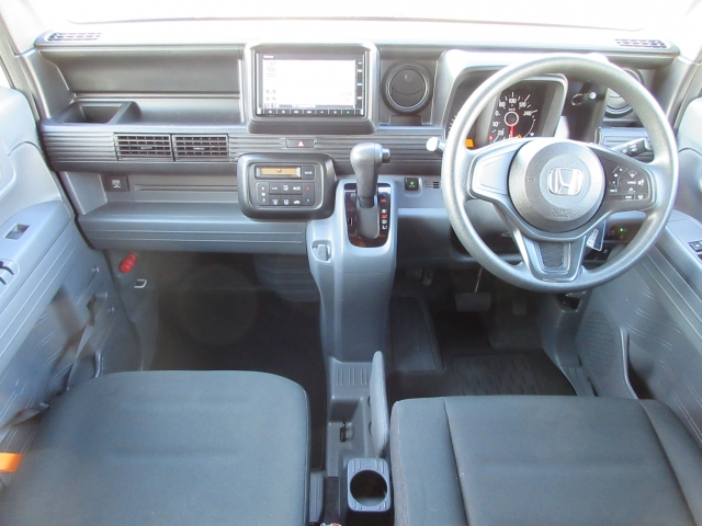 ���O���̐��|�E�K���X�n�{�f�B�R�[�e�B���O��CAR�N���[�j���O���Ǝ҂��{�H�������܂��̂ő�ϐ����B�I���b�N�X�����Ԃł݂͂Ȃ��܂ɉ��K�ȃh���C�u�����񑩁B