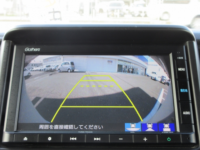 �o�b�N�J�����𑕔����Ă���܂��B���Ԏ��ɑ�ϖ𗧂��܂����^�]�����ȕ��̖����ɂȂ��Ă���܂��B