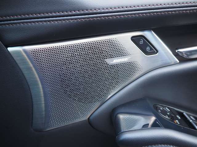 オプション装備でＢＯＳＥ１２スピーカー搭