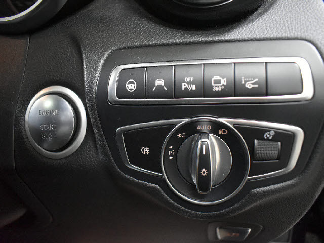 専門店ならではの納車前整備を実施！専用テスターも完備！諸経費につきましてはお気軽にお問合せ下さい。納車後の車検・点検・板金・ドレスアップなども当社お客様特別価格にてご案内させて頂きます。無料代車完備！