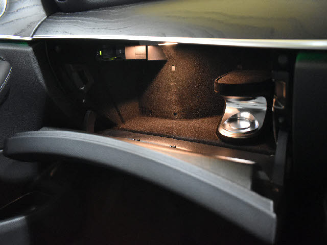 ���X�Ȃ�ł͂̔[�ԑO���������{�I��p�e�X�^�[�������I���o��ɂ��܂��Ă͂��C�y�ɂ��⍇���������B�[�Ԍ�̎Ԍ��E�_���E���E�h���X�A�b�v�Ȃǂ����Ђ��q�l���ʉ��i�ɂĂ��ē������Ē����܂��B������Ԋ����I