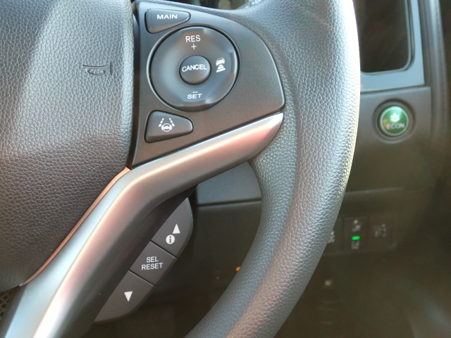 �y�N���[�Y�R���g���[���z�������H�ł̒��������s���y�Ɂ�A�N�Z���y�_���𓥂܂��Ɏԑ������ɕۂ��Ƃ��\�ł��B�O���̎ԗ������m���ĎԊԂ�ۂ悤�ɑ��x���߂��Ă���܂��I�I