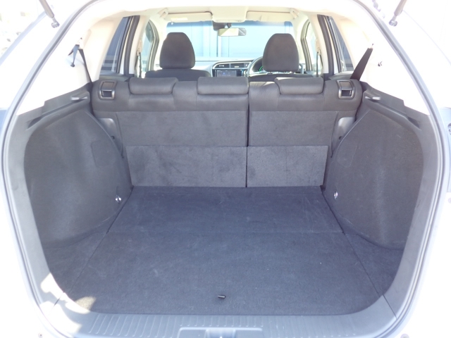 �ʏ펞�̃��P�b�W�X�y�[�X�ł��I�傫�ȊJ���ŉו��̏悹�~�낵���y�ɍs���܂��B