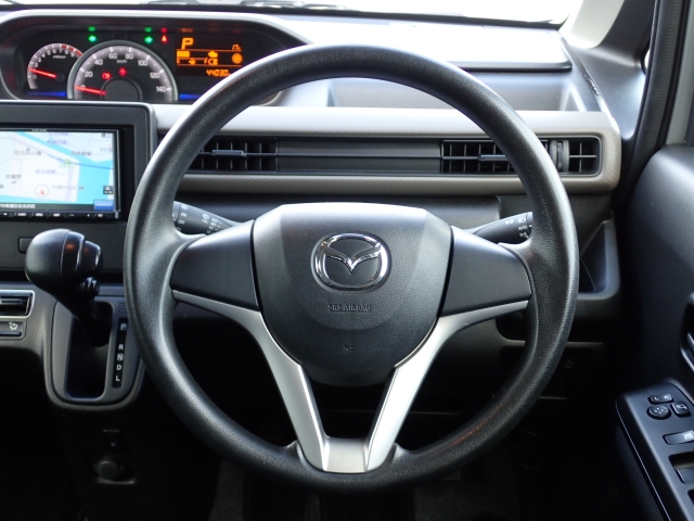 �I���b�N�X�F�蒆�ÎԂ͌��I�����㎿�Ȏ��q�݂̂����͂��v���܂��B�S�ԂɃv���̐E�l�ɂ��O�ꂵ�����O���̐��|�A�����グ�Ă���܂��B