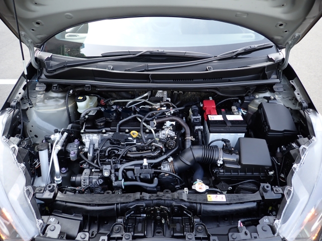 �G���W�����[�������ꂢ�ł���B�@�֋@�\�n���ǍD�ł��B�[�ԑO�ɓ_���������s���܂��B�G���W���I�C���E�I�C���t�B���^�[�E�G�A�R���t�B���^�[�E���C�p�[�S���͕K�������v���܂�