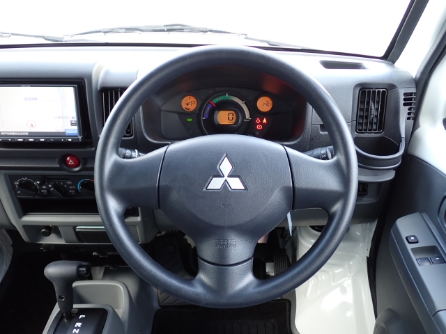 �I���b�N�X�F�蒆�ÎԂ͌��I�����㎿�Ȏ��q�݂̂����͂��v���܂��B�S�ԂɃv���̐E�l�ɂ��O�ꂵ�����O���̐��|�A�����グ�Ă���܂��B