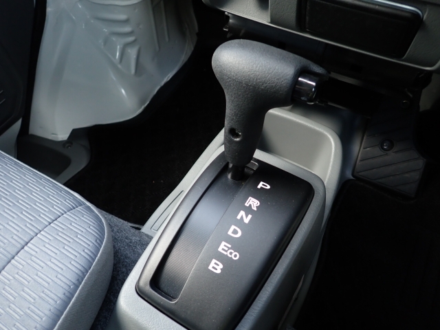 ���Еۏ؂ł͔[�ԓ����瑖�s�����������ŁA���Օi�������S�Ă̕��i���P�N�ԕۏ؂��܂��B�i�����ԗ��Ɋւ��ĉˑ����u�͕ۏؑΏۊO�ƂȂ�܂��j�i�O���Y�Ԃ͋���5,000�q�܂Ŕ��N�ԁj