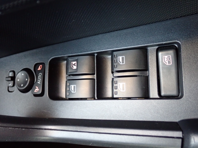 �d���i�[���h�A�~���[�E�p���[�E�B���h�E�������Ă��܂��B