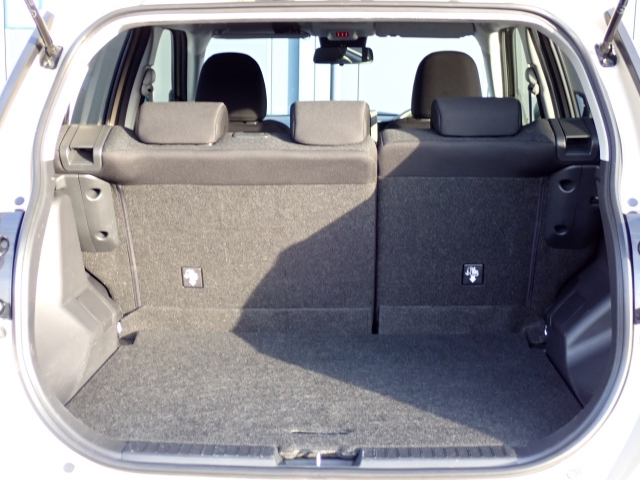 �ʏ펞�̃��P�b�W�X�y�[�X�ł��I�傫�ȊJ���ŉו��̏悹�~�낵���y�ɍs���܂��B