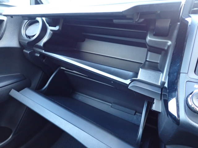 ����ȑO�ɂ͎Ԍ��ؓ��ꓙ���ވꎮ�����[�ł���O���[�u�{�b�N�X���������܂��B