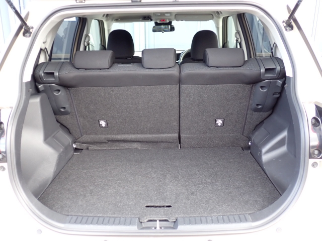 �ʏ펞�̃��P�b�W�X�y�[�X�ł��I�傫�ȊJ���ŉו��̏悹�~�낵���y�ɍs���܂��B