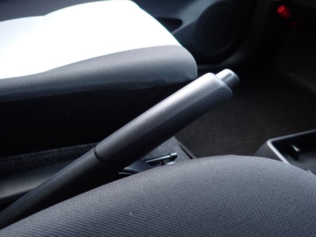 �e�푀��X�C�b�`������̊m�F���[�ԑO�ɓ_�������Ē����܂��B