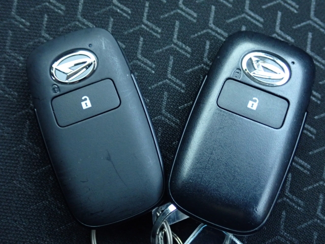 �X�}�[�g�L�[�����I�L�[���|�P�b�g��o�b�O�ɓ��ꂽ�܂܁A�h�A���b�N�̊J���E�{���E�G���W���n�����\�ł��B