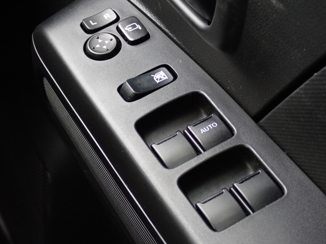 �d���i�[�h�A�~���[�A�S�ȃp���[�E�B���h�[�d�l�ł��B