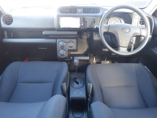 ���O���̐��|�E�K���X�n�{�f�B�R�[�e�B���O��CAR�N���[�j���O���Ǝ҂��{�H�������܂��̂ő�ϐ����B�I���b�N�X�����Ԃł݂͂Ȃ��܂ɉ��K�ȃh���C�u�����񑩁B